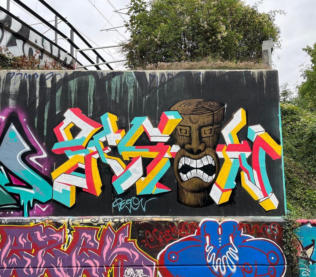 streetart_cz's tweet photo. Works created during last Saturday  @grafficonshop Barrandovský #GraffitiJam 🙌🏻  3/3
📸 25.09.2023.
📍 cyklostezka 🚴🏿‍♀️ Hlubočepy, next to Barrandovský most
Tag the Artists if u know 🙏🏻
#loopcolors #grafficoncz #streetartpraha #graffitiprague #czechgraffiti #graffitiporn #graffiti https://t.co/s0T5mmSsdU