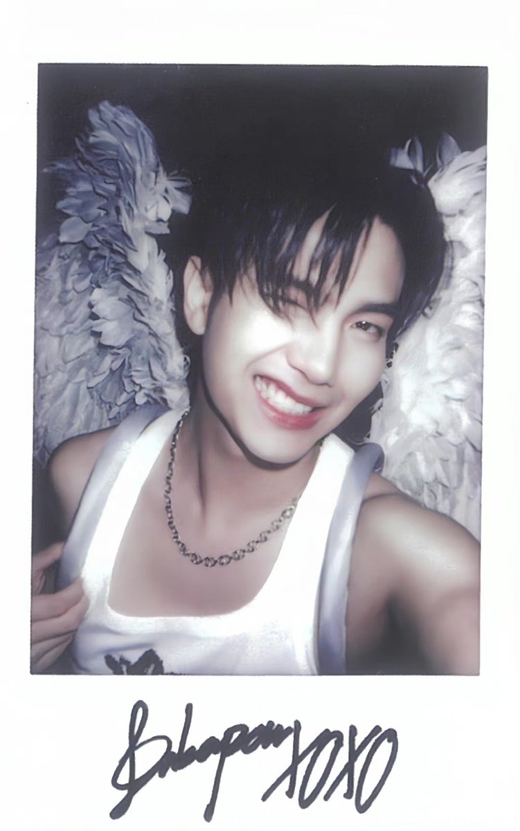 Tatjana loves Black and Blue held Biu's hand 🖤💙 tweet media