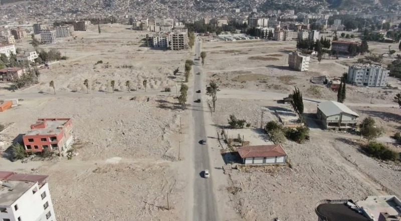 batman_efe8443's tweet photo. Hatay'da enkaz kaldırma çalışmalarının %72 oranında tamamlandığı belirtildi. https://t.co/VYammIVHiC