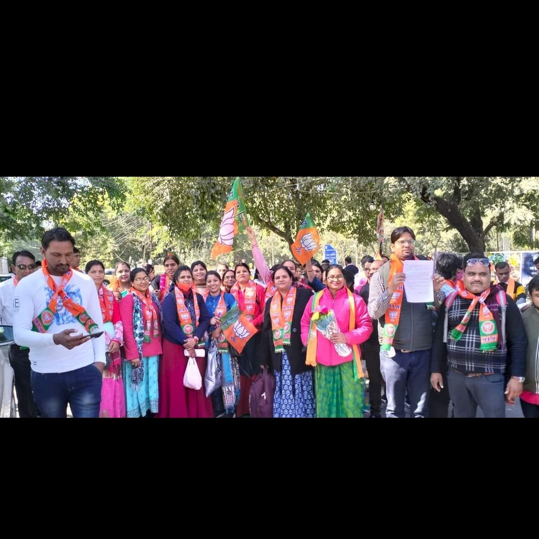 rakshaj98528701's tweet photo. @OfficeofSSC #हम_भी_लाड़ली_बहनें 2011के बाद oct2018मे शिक्षक भर्ती आई थी कई विसंगतियों के कारण हम अच्छे नं लाकर भी नियुक्ति लेने से वंचित र�� गए।कई ज्ञापन देने के बाद भी आज तक कोई औपचारिकता पूरी नहीं हुई। आचार संहिता से पहले इन बहनों के लिए भी कोई चमत्कार कर दो। @ChouhanShivraj @AmitShah https://t.co/bXjT9r5wjt