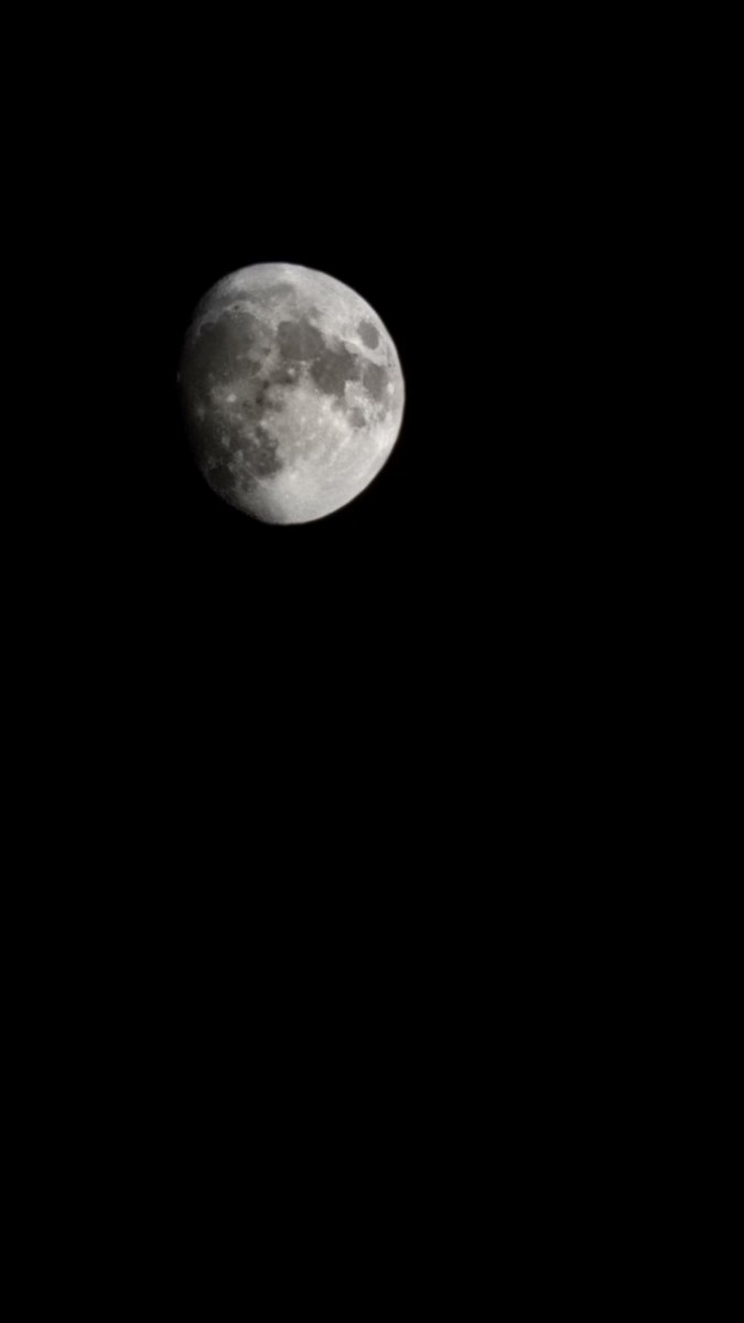 sumonkraps's tweet photo. Surprised to see that AI works from Snapchat as well
The photo is taken through Snapchat.
#S22plus #moon #AI #Snap https://t.co/CZbQTSHCGn