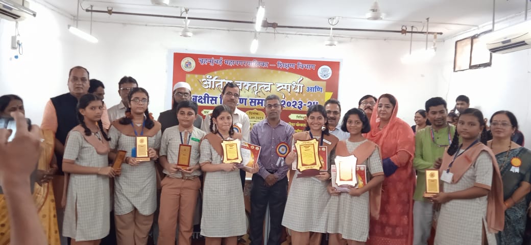 MPS CBSE Bhavani Shankar Road is proud to announce that Ms.Gargi Ghosalkar, Class 7 has bagged 2nd prize in final round of elocution competition held at EO office, Currey Road, Mumbai <a href="/rajeshkankal/">Rajesh Kankal</a> <a href="/rajuamirtadvi/">Raju Tadvi</a> <a href="/NISARKH17509152/">NISAR KHAN</a> <a href="/mybmcedu/">BMC Education Department</a>