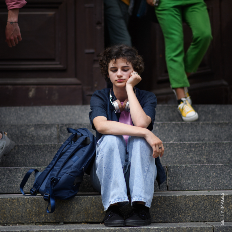 bbcworldservice's tweet photo. Are your 20s the loneliest decade?

Yes, according to TikTok...

@AlRhodes92 speaks to @FoyinOG about what may be going on ⬇️