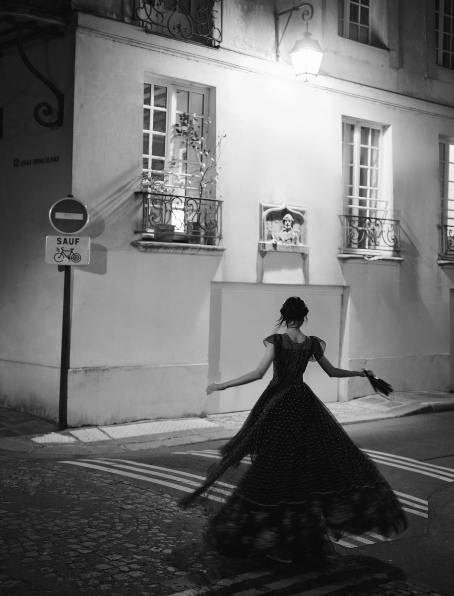 rageluvr's tweet photo. can i have this dance 💃 

#Dilireba #Dilraba https://t.co/1qaZiYwBRN