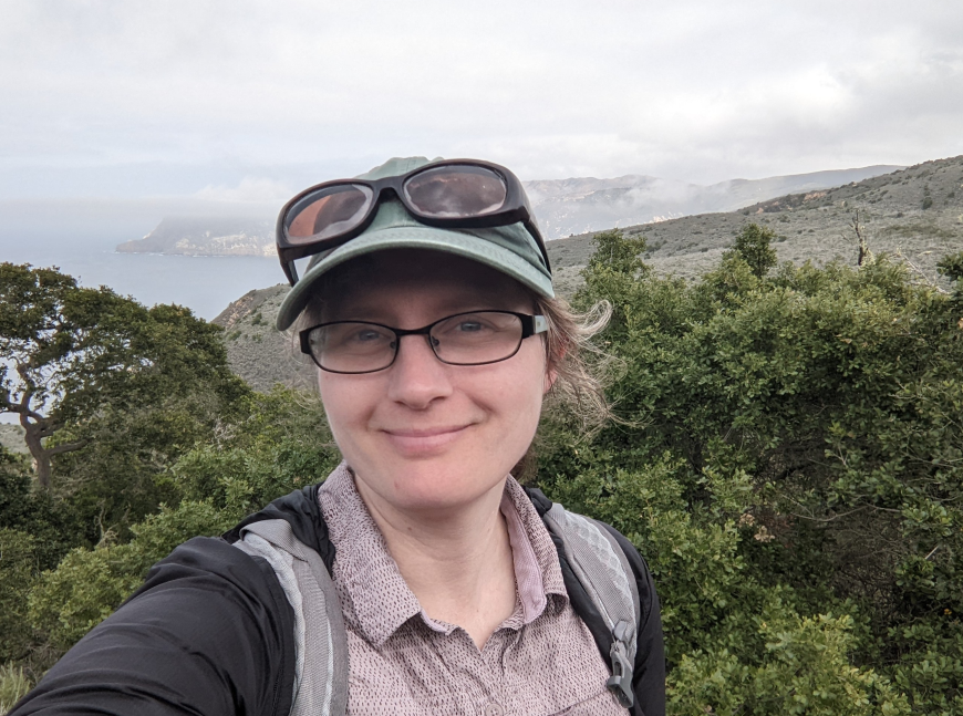 LettersPreSci's tweet photo. We love our #LPSTeachers! 💞 Say hello to Ms. Holland, a 6th grade science teacher from California! This is her 2nd year with LPS, and this year she hopes to help her students take more ownership of their learning through better notetaking.  🚀
 
#LPSteacher #stemteacher #stem https://t.co/g7zGv65zyA