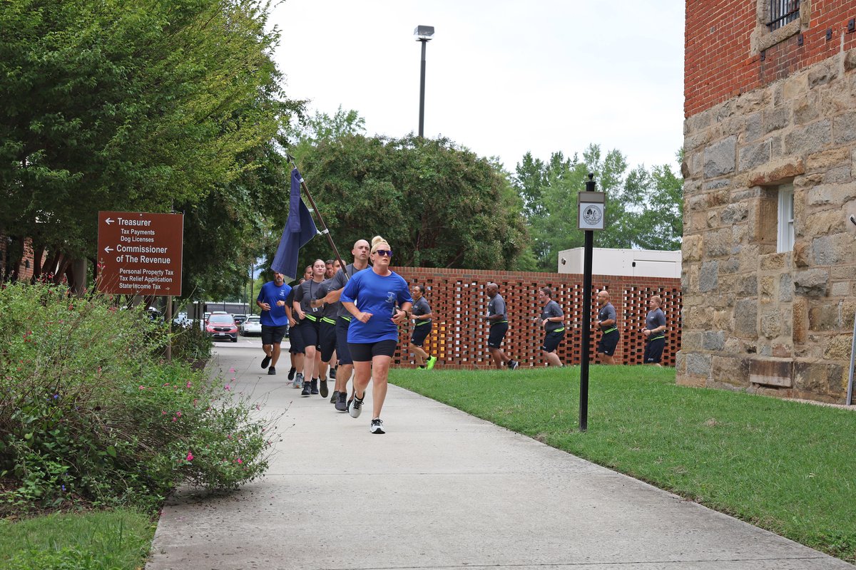 CCSOVA's tweet image. Yesterday, the 38th Basic Academy ran its fourth history run meeting with Major Huff. The recruits were given a brief lesson about the 1892 Jail, its history, its importance, and how it paved the way for our court systems today in Chesterfield County. #basicacademy