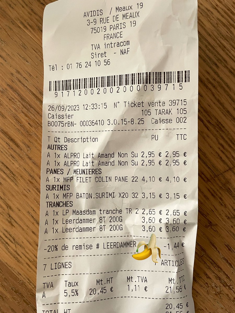 raboun's tweet photo. @FuturExParisien @franprix @60millions @UFCquechoisir @dgccrf Franprix c’est les champions pour ça. Ce midi, promo sur les tranches Leerdammer: le 2e à -50%. 
En caisse j’ai eu -20% 🤡 https://t.co/t5arMJM3yB