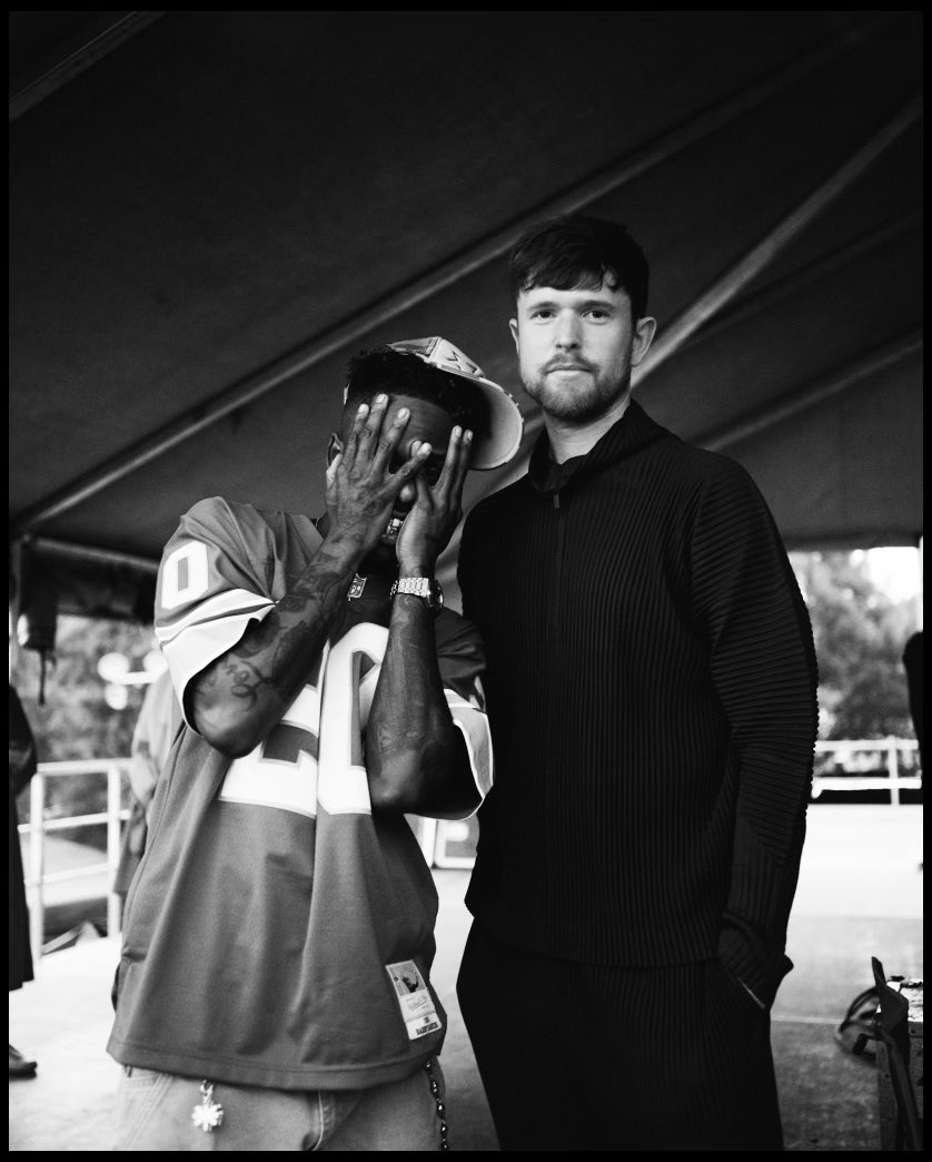 SWAVAY's tweet image. never could’ve asked for a better big brother.

happy birthday @jamesblake