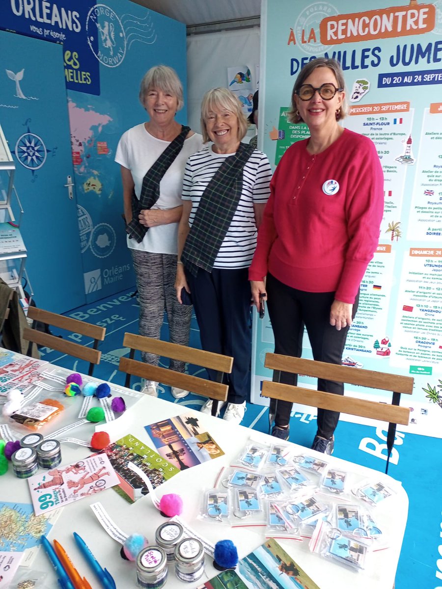 A few pictures of the stall we were manning at the Festival de Loire on the 21st of September 2023. We had a good selection of Scottish and Dundonian goodies to hand out to visitors!

#festivaldeloire #orléans #dundee #twinning