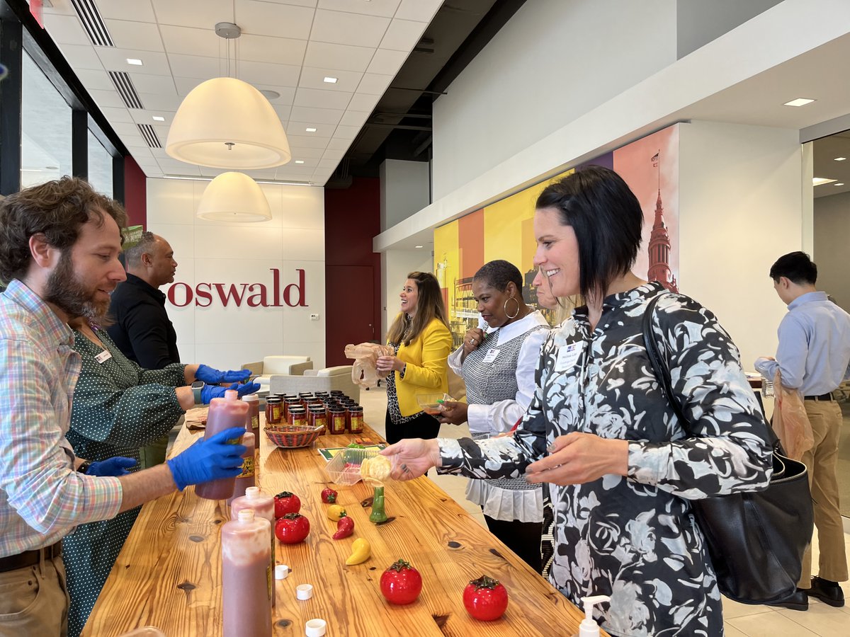 Small businesses can make a BIG impact. Thanks LaRese Purnell for bringing this conversation to life! (Bonus shoutout to Seryrell’s Gourmet Salsa for bringing “breakfast” for everyone 😉)

#SmallBusiness #CommunityEngagement #ClevelandEntrepreneurs