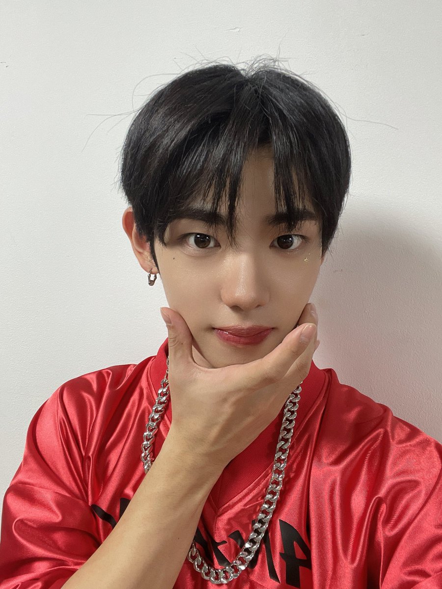 MINSEOFRANCEFB's tweet photo. 🪐 𝐓𝐑𝐀𝐃 

⊹ 
Vous voulez un Minseo bleu~?
Vous voulez un Minseo rouge~?
_
#KANGMINSEO #강민서 
#FANTASYBOYS #판타지보이즈
©fantasyboys_mem https://t.co/NOebBGuN2D