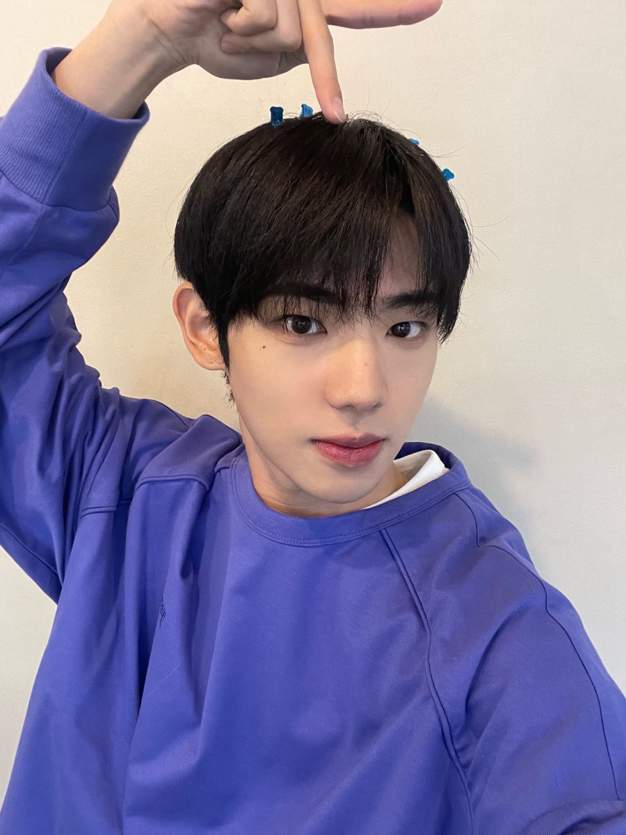 MINSEOFRANCEFB's tweet photo. 🪐 𝐓𝐑𝐀𝐃 

⊹ 
Vous voulez un Minseo bleu~?
Vous voulez un Minseo rouge~?
_
#KANGMINSEO #강민서 
#FANTASYBOYS #판타지보이즈
©fantasyboys_mem https://t.co/NOebBGuN2D