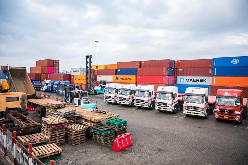 mcphylz1's tweet photo. Need to clear your goods at the port with transport services? Look to know where than @amaristerminal 
Professional services at your dot step 
Mr. Ibu | Esther | Ewes https://t.co/a2dELIzWiB