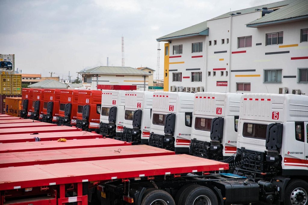 mcphylz1's tweet photo. Need to clear your goods at the port with transport services? Look to know where than @amaristerminal 
Professional services at your dot step 
Mr. Ibu | Esther | Ewes https://t.co/a2dELIzWiB