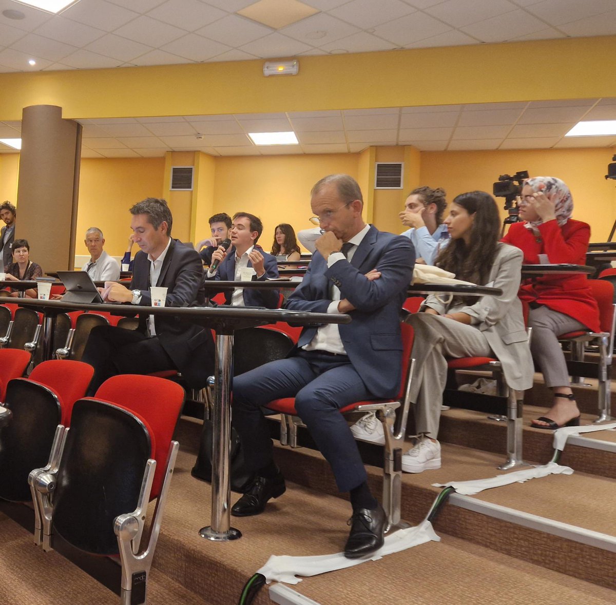 NAAREA_xamr's tweet photo. Merci aux équipes du @mastereose @Mines_Paris pour votre accueil et ces riches débats.
🔄 Grâce au nucléaire de nouvelle génération, il va être désormais possible de fermer complètement le cycle en brûlant les déchets de haute activité et vie très longue.
#xamr #naarea https://t.co/unfIDthYBD
