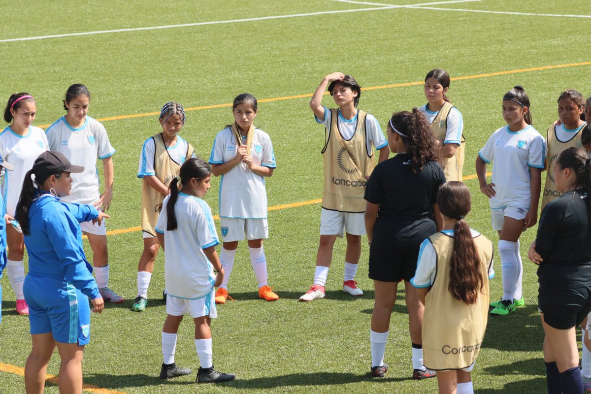 Tercer_TiempoGT's tweet photo. SELECCIÓN FEMENINA SUB-15 🇬🇹
CONTINÚA PREPARÁNDOSE ⚽️👧🏻

Esta mañana la Selección femenina, se entrenó en las instalaciones del CAR, en donde se encuentra concentrada y se prepara bajo la dirección técnica de la profesora Gloria Aguilar.

#VamosGuate Deportes Bantrab  #ElFutbol https://t.co/fSZAiHZGBp