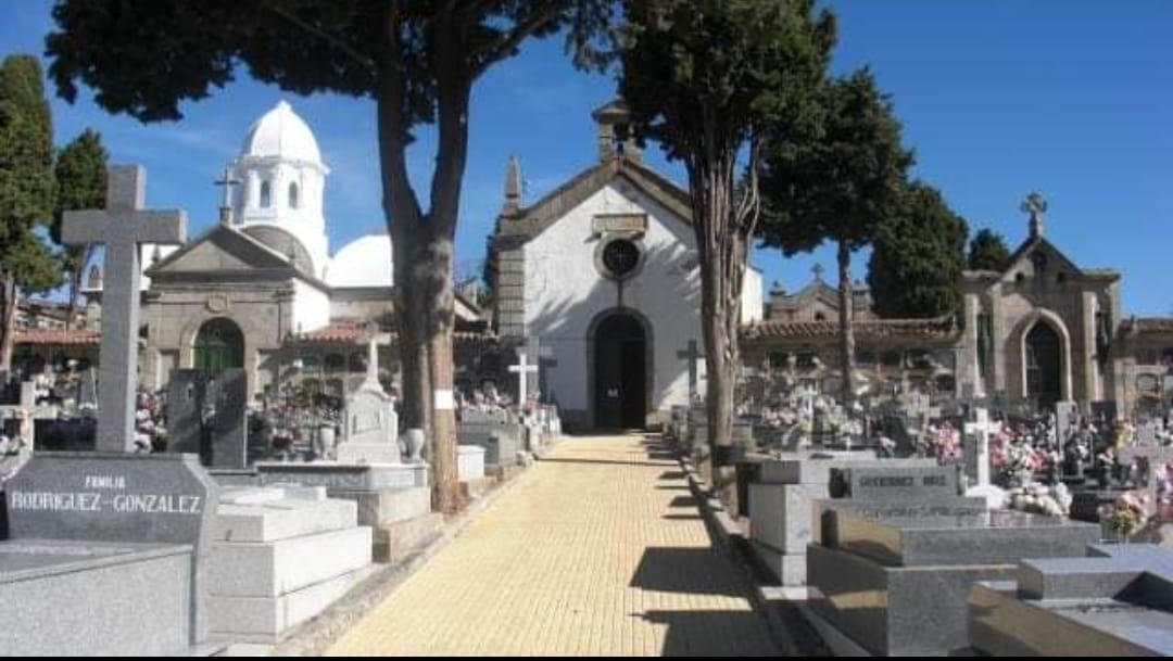 Bejar_68's tweet photo. PROGRAMACIÓN en recuerdo de los Mártires por la Libertad.
JUEVES, 28 DE SEPTIEMBRE 
16.30 h. Ofrenda floral institucional en el cementerio de San Miguel
19.30 h. Discurso de la Puerta de la Villa organizado por la Agrupación Socialista Bejarana a cargo de Pedro Ojeda Escudero. https://t.co/BnmEGCykhq