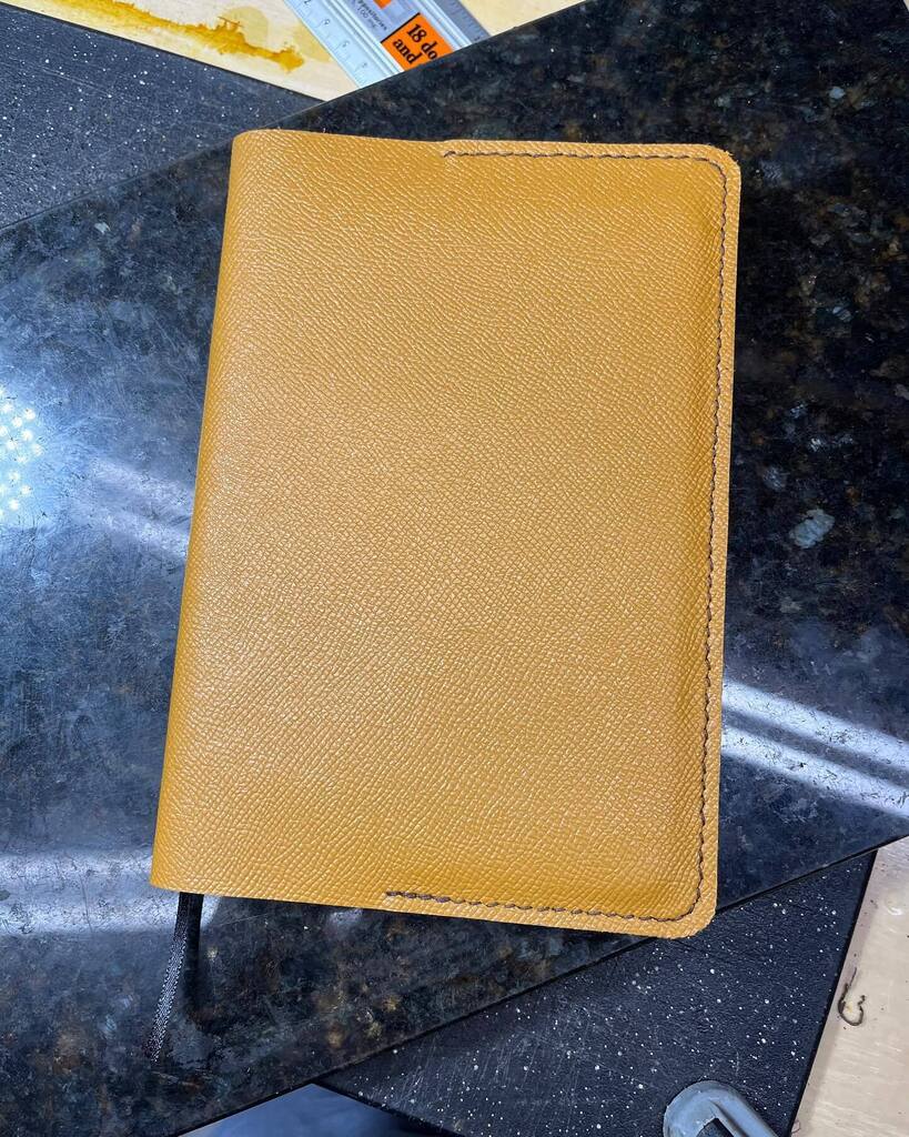 HCKSTexas's tweet photo. Mustard saffiano and brown SB Foot journal courtesy of @springfieldleatherco #livesale
.
.
.
.
.
#leather #leatherwork #handmade #journal #sbfoot #madeintexas #hckstexas #gift https://t.co/R4j6pnBoNX https://t.co/IP8so1OqzG