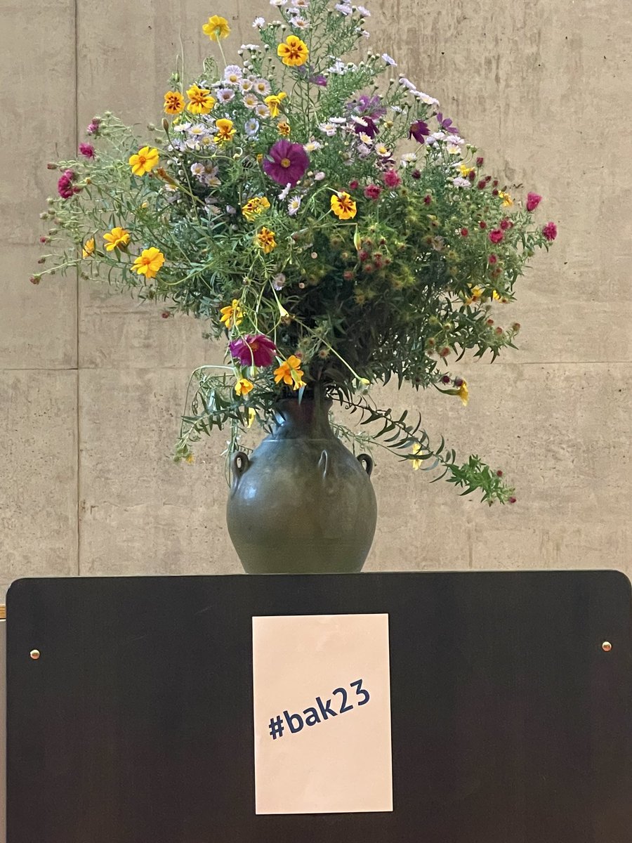Elihesch's tweet photo. Der 57. bak-Seminartag startet mit der Delegiertenkonferenz in Potsdam https://t.co/QpatvExfOb #fl_seminar #lehrerbildung https://t.co/Ggp6mJ50ku