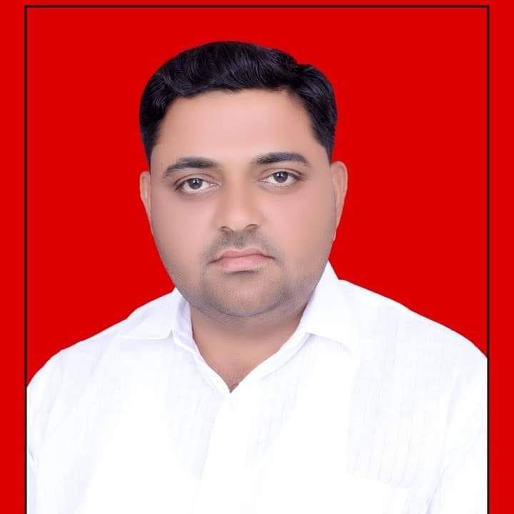 RakeshRawatpyc's tweet photo. ज़िद्द चाहिए ज़िंदगी में कुछ भी हासिल करने की , 
सिर्फ़ उम्मीद लगाने से नहीं मिलती मंज़िल ।
Rakesh Rawat Kotputli
@Rajasthan_PYC https://t.co/4NtFwyt66W