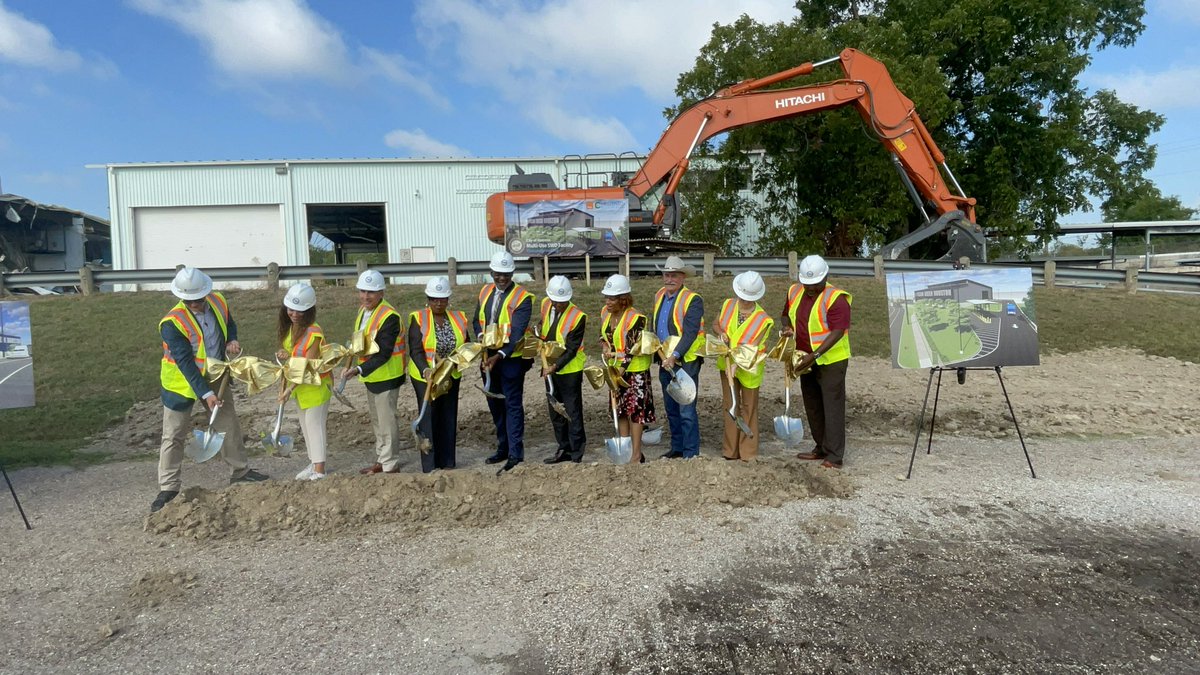 houmayor's tweet photo. Today, we broke ground on the Northeast Transfer Station, I was reminded of our city's dedication to sustainability and efficiency. This project signifies our commitment to making Houston cleaner and more resilient. #OneCleanHouston https://t.co/QuI9l9IUnA
