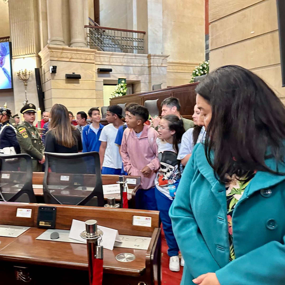 OProtocolo's tweet image. Importantes personalidades y comunidad en general visitaron la Cámara Ardiente del Capitolio Nacional para despedir al Maestro Fernando Botero,  entre ellos el Ministro de Hacienda Ricardo Bonilla, el ex Presidente de Colombia Juan Manuel Santos y su esposa.