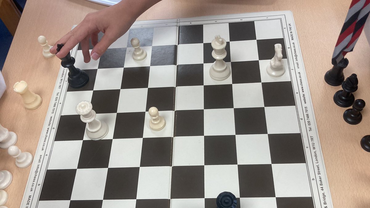 CastleCourtClas's tweet image. Highlight of the week is #SocialChess club: great fun - no pressure; plenty of chit-chat and pseudo-rivalry. This game has been going on for 20mins….. #CastleCourtCheckmate