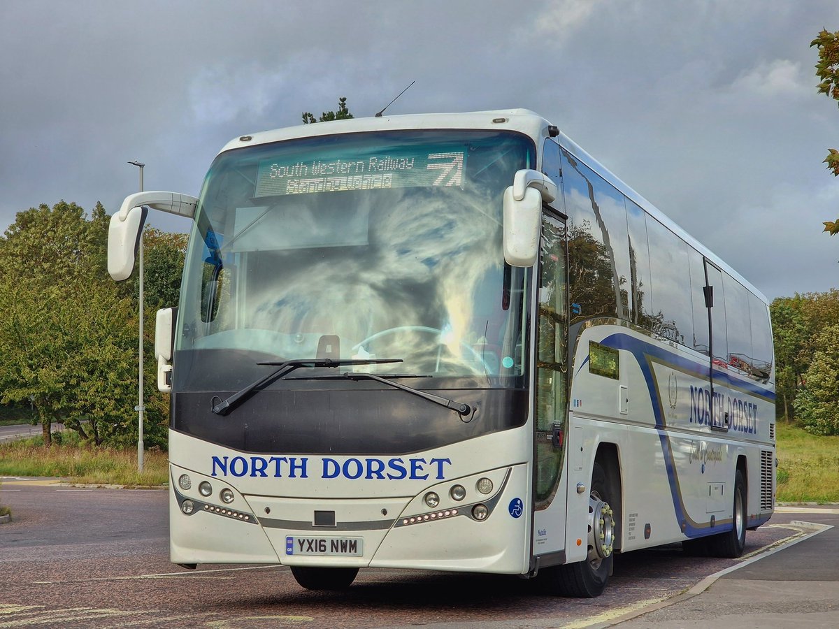 We've been out on Emergency rail replacement helping <a href="/SW_Help/">SWR Help</a> between Wareham-Weymouth due to the line being blocked 🚫 Natalie is now standby at Wareham for a stint this evening