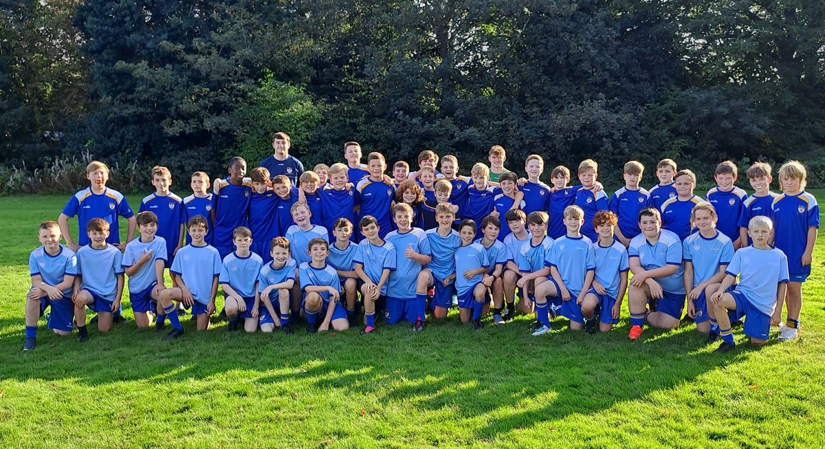 🏉🏉 Another fantastic after school attendance for Y7 rugby. So much so that; Senior 🏉 captain / Sports Prefect Sam W and Senior 🏉 vice captain / Deputy Head Boy Eamon S have been drafted in as assistant coaches for the season. #joinin #beproud #treatotherswell 🏉🏉