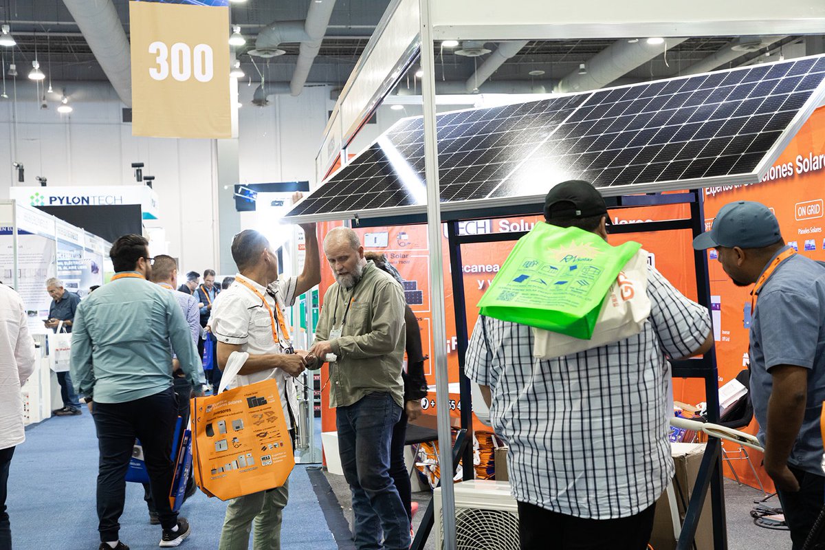 IntersolarMX's tweet photo. ¡Hechos! Así podemos resumir lo que fue la 4a. edición de INTERSOLAR MEXICO:
☀️ Se triplica el tamaño del piso de exposición de Intersolar Mexico con un particular crecimiento en el número de expositores del sector de almacenamiento de energía.
#IntersolarMX https://t.co/s8yiTFJWiP