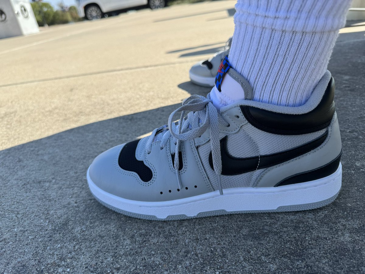 Dramidan's tweet image. Brought the OGs out today.  #NikeMacAttack