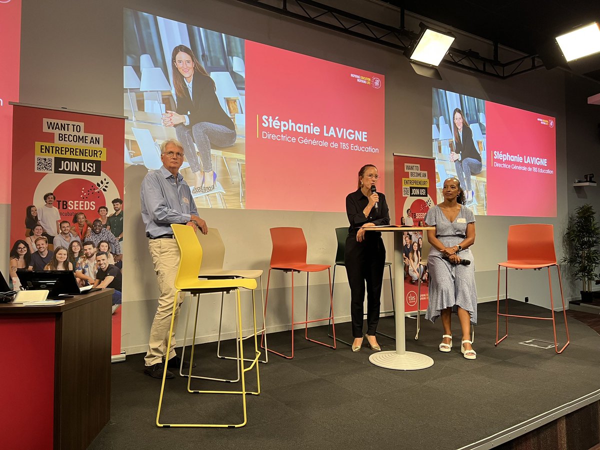 tbs_education's tweet photo. Lancement de notre soirée annuelle #TBSeeds où l'on parlera incubateur, réalité virtuelle, mode responsable, etc ! 💪🚀

Quelques mots d'ouverture de :
👉 Olivier IGON, Co-responsable TBSeeds
👉 Joëlle LAINE, coordinatrice TBSeeds
👉 Stéphanie LAVIGNE, DG TBS Education https://t.co/a6JlegWCTH