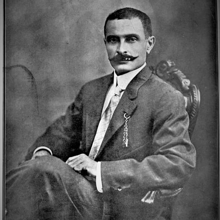 mocaespaillatrd's tweet photo. 155 años del nacimiento de nuestro héroe Mocano
Cipriano Bencosme 🎂🎊
#Mocanos #MocaRD 🇩🇴 https://t.co/natFgCx31b