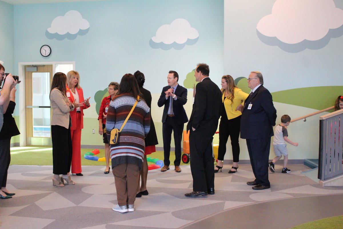 VickieMurillo's tweet photo. What an honor to host @IADeptofEd Directors at our Anne E Nelson Early Learning Center to share our high-quality, universal PreK programs. Our innovative infant &amp; toddler rooms, PreK classrooms, &amp; play areas were popular stops on our tour of the Center!#EarlyLearning #AchieveMore https://t.co/LmaCBLtPmX