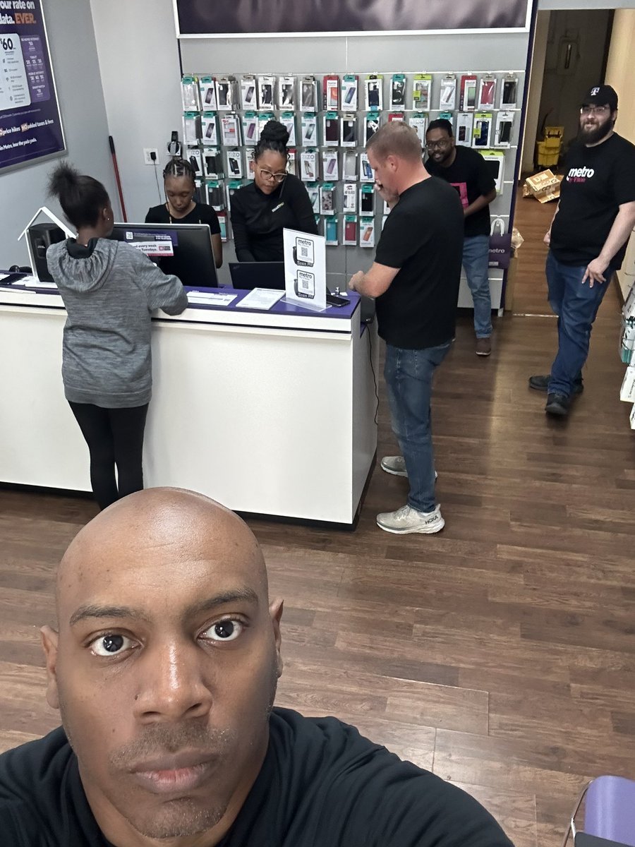 Making customers happy with the assistance of <a href="/MonaeHamner/">Monae Hamner</a> and SmartPay.