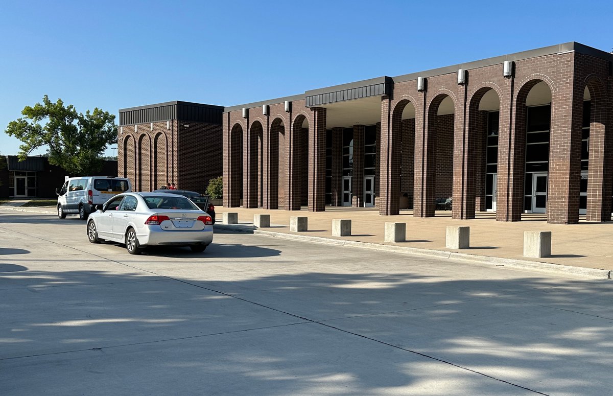 CRSCHOOLS's tweet photo. The 2023 Bond petition has become easier to sign. Please join us for a drive-through signing event on Monday, Sept. 18, from 4:30 p.m. to 6:30 p.m. 

Jefferson H.S.- Under the arcade 

Kennedy H.S.- In the horseshoe

Washington H.S.- Under the arcade https://t.co/AXSsiqAw52