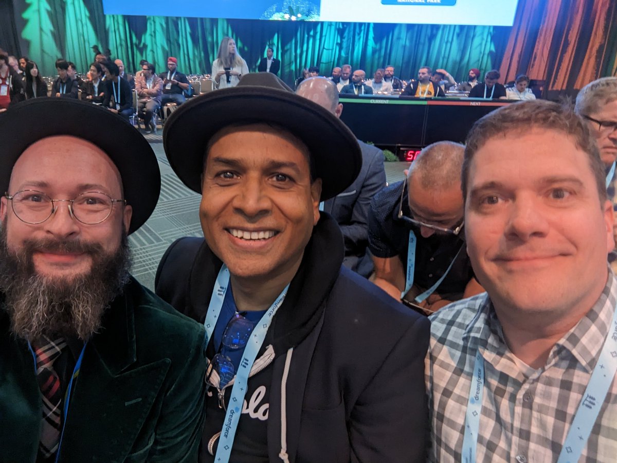 I learned a lot from @kavindrapatel and @FishOfPrey - and I am not talking code. Great meeting you at @SalesforceDevs keynote #df23
