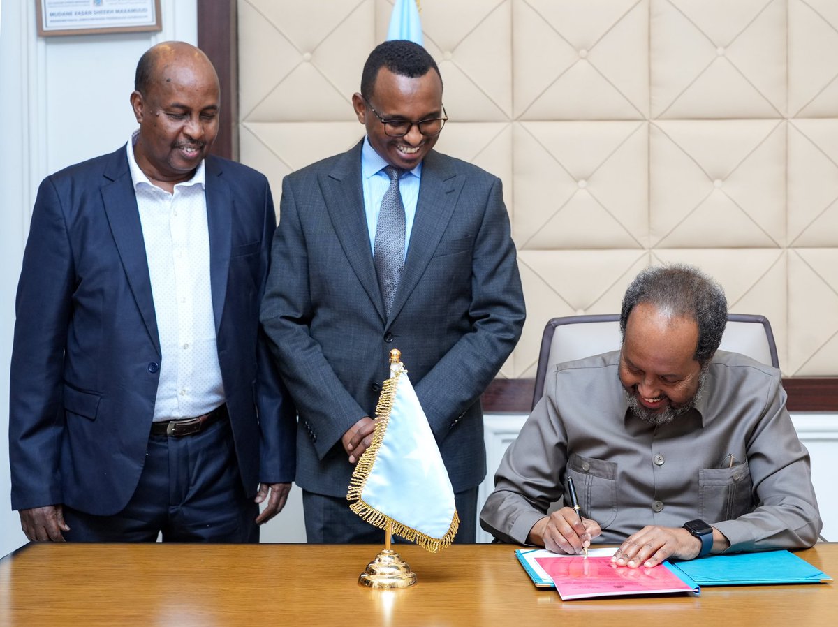 SONNA (@sonnalive) on Twitter photo President <a href="/HassanSMohamud/">Hassan Sheikh Mohamud</a> has today assented into law the new Federal Audit Bill following its passage by both Chambers of the Parliament. The enactment of the Act heralds the Government’s core commitment to strengthening public sector accountability and good governance in President <a href="/HassanSMohamud/">Hassan Sheikh Mohamud</a> has today assented into law the new Federal Audit Bill following its passage by both Chambers of the Parliament. The enactment of the Act heralds the Government’s core commitment to strengthening public sector accountability and good governance in
