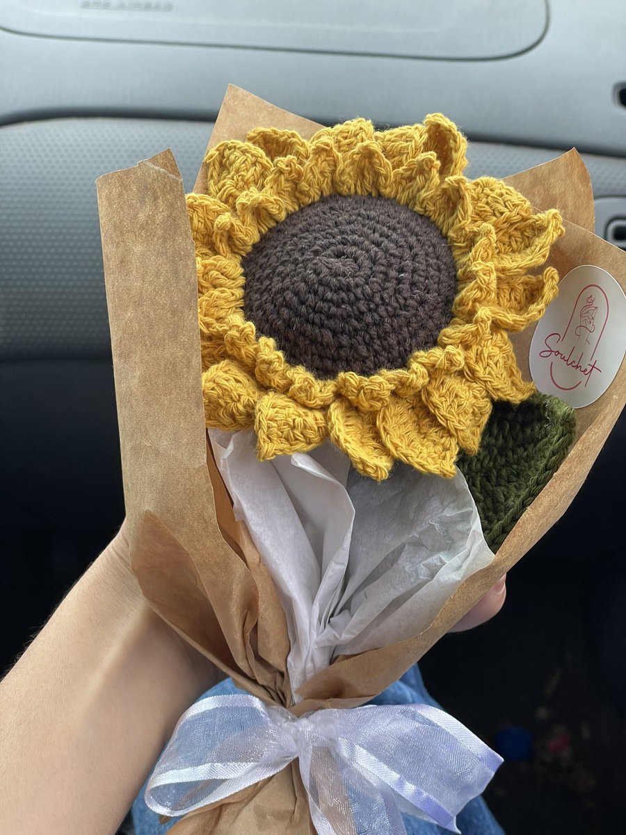 yndiewave's tweet photo. Todas se merecen sus flores amarillas y yo las hago ✨ 
Me ayudan dando rt :) https://t.co/9UV8RtoZiL