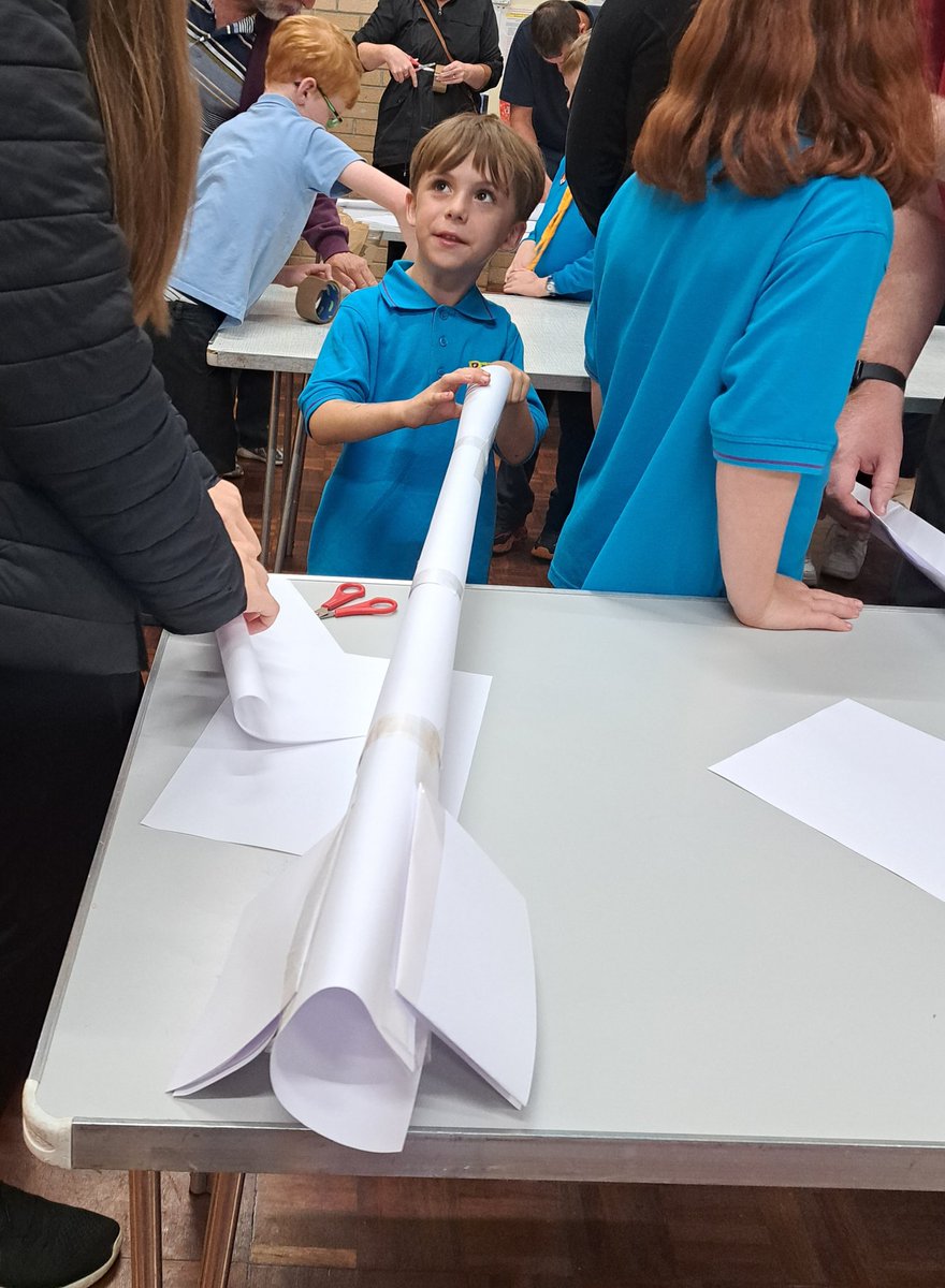 3rdwashscouts's tweet image. How many eggs did you save ?  Our Beavers and parents had a cracking time creating safe ways for our eggs to get around #BrilliantBeavers #FuelledByImagination #GettingInvolved #FunForAll