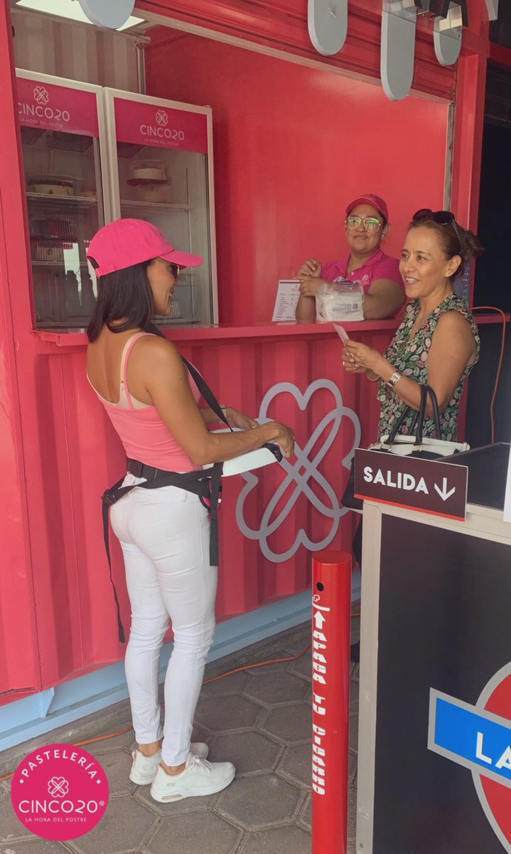 EpaleAgencia's tweet photo. Ven a @PastelCinco20🎂 sucursal Cuatlancingo sobre Periferico Km5 en la gasolinera #FullGass nos encuentras en los puntos de venta de #LaEstacion Degusta los productos, convéncete de la calidad y precio de #PasteleriaCinco20 y disfruta de #LaHoraDelPostre Llame ya📱2221030659 https://t.co/uhWhWoBJI7