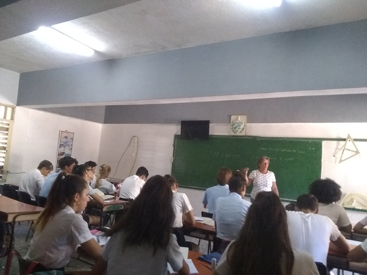 Se realiza visita a clases de la asignatura de Inglés como parte del cronograma de visitas de inspección de inicio de curso en el IPU Nieves Morejón Lopez en el municipio de Cabaiguán #CabaiguanEduca#SanctiSpíritusEnMarcha