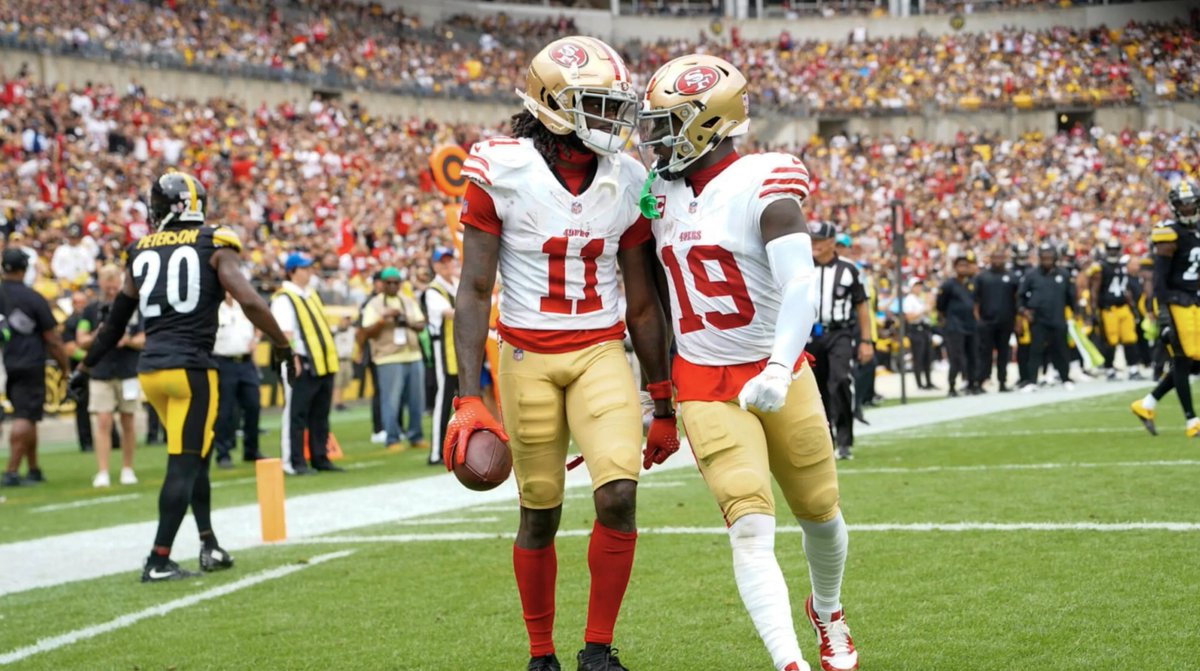 JulianSportsB's tweet photo. My new article breaking down my biggest takeaways from Week 1 of the NFL season is now up on Medium! 🏈 Click the link in my bio to read my thoughts on the 49ers as contenders, the Cowboys defense, Justin Fields and the Bears struggles, and more #nfl #football #nflweek1 #49ers https://t.co/pHXbwlF59j