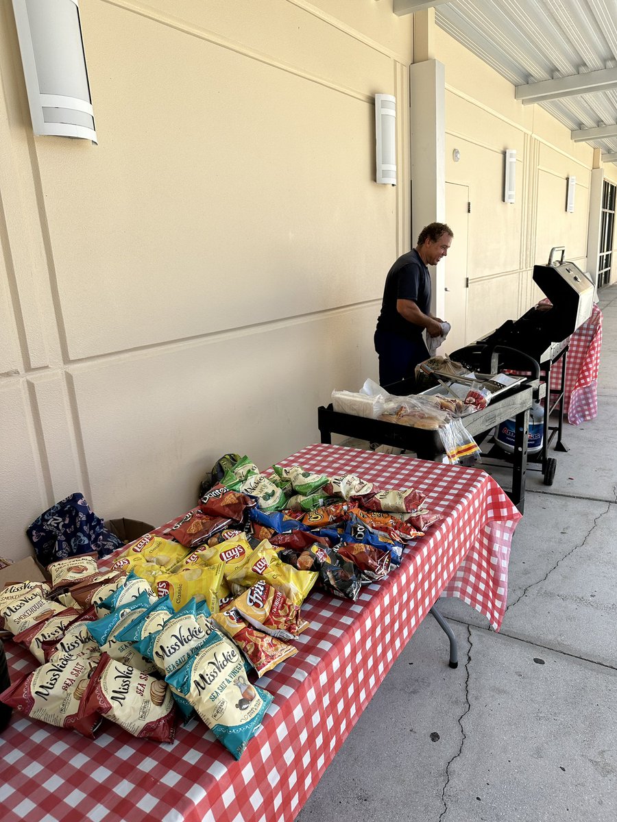 Palm Springs Middle tweet media