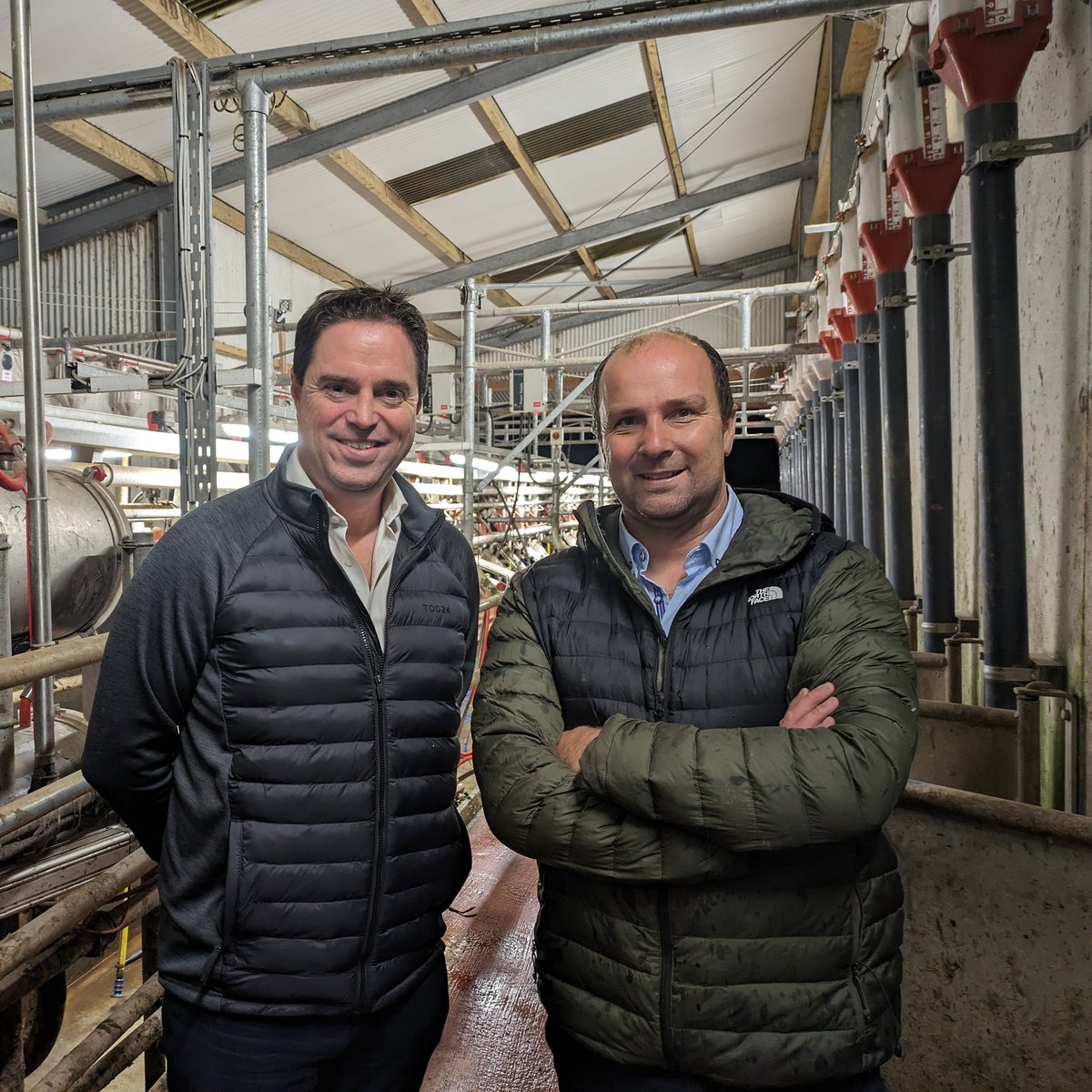 martinheydonfg's tweet photo. Great to join @cyrilcrowe, local election candidate for Clare on his farm in Quin tonight.

Meeting with local farmers to discuss a range of issues across all sectors ahead of the @FineGael Think In https://t.co/olflYkvWb7