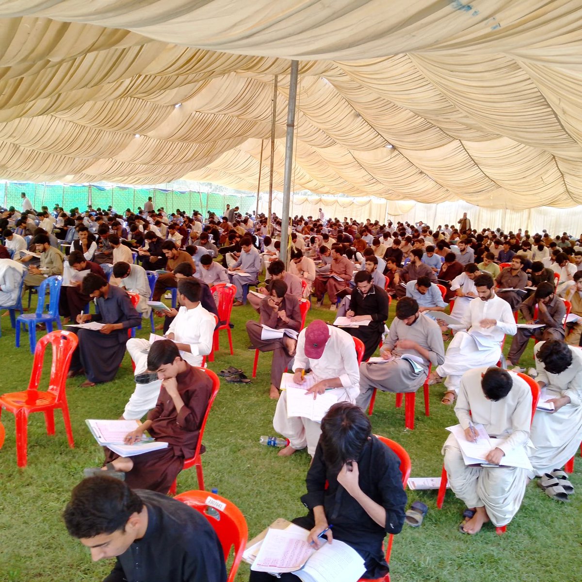 buitemslive's tweet image. 📢 Today, aspiring medical students in Balochistan are taking the BUMHS MDCAT Entry Test on 10th Sept. 2023 at BUITEMS. Wishing them the best of luck on their journey to becoming future healthcare professionals! 📷#BUMHSMDCAT2023 #MedicalEntryTest
@BUITEMS_edu