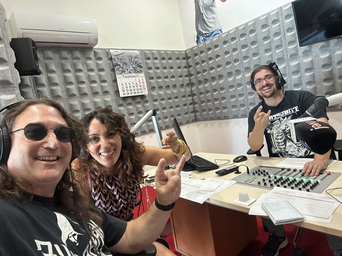 Todos los Jueves a las 11:10 Heavy Metal con Eneka Moreno en Vive Radio Vive Burgos 100.00 FM 📻 @ZurbaranRock