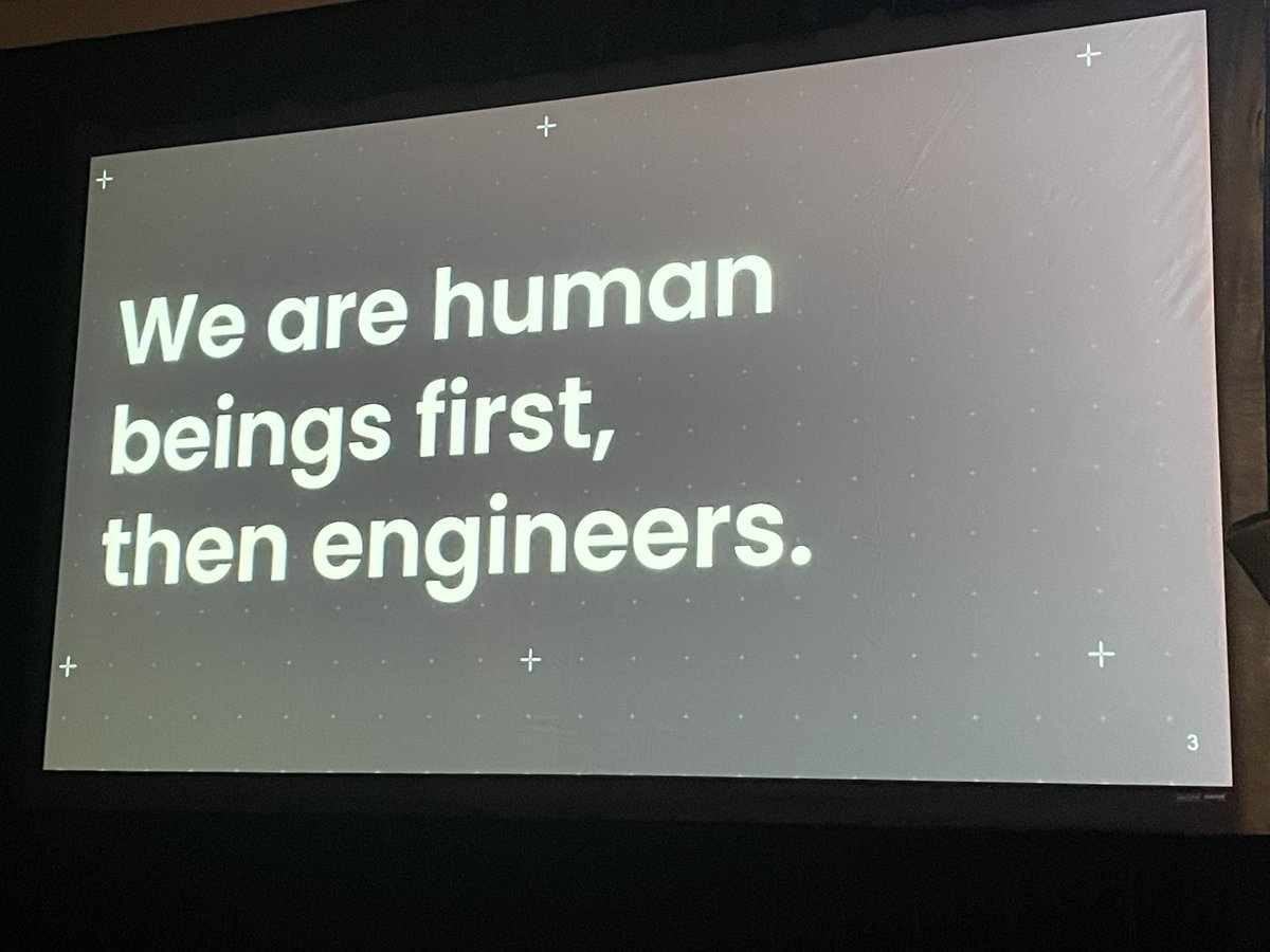 Loren 🤓 tweet media