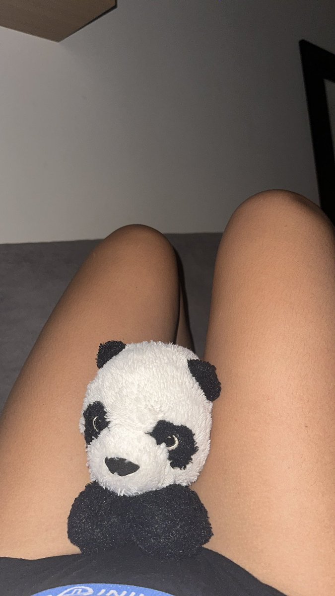 Juliatsn69's tweet photo. Ta envie d’être à la place du doudou ? 😋😋 https://t.co/8uML472XnY