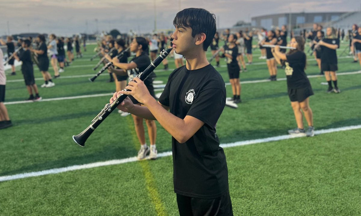 Early morning practice, performances during lunches, and a football game tonight! It’s a busy Thursday for <a href="/SeguinHSTx/">Seguin High School</a> Fine Arts!